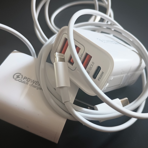 🔥New Super PD 20W Quick Charger Lightning to Type C 1 + 3 Set - Picture 3 of 5